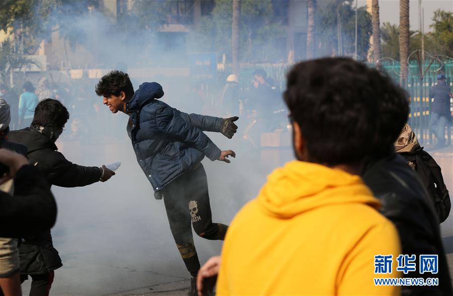 (International) (2) Dozens of people were injured in demonstrations and protests in many places in Iraq.