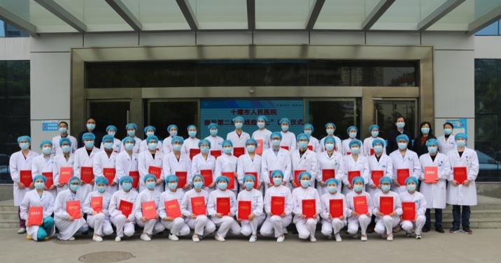 The hospital has selected and commended 193 "war epidemic guards", each with a reward of 10,000 yuan.
